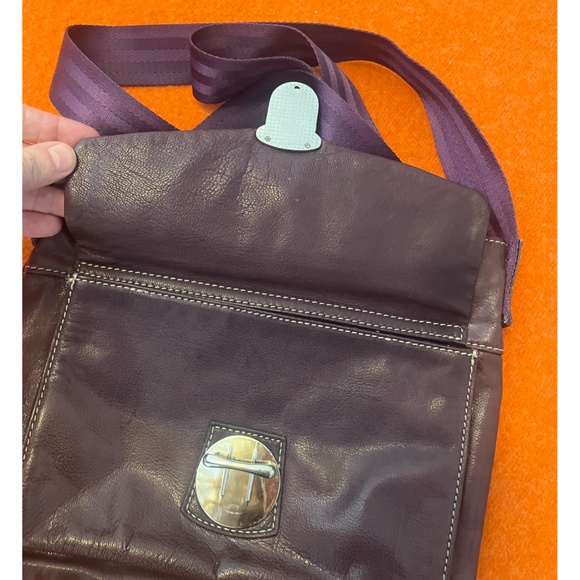 Danier dark purple real leather crossbody shoulder bag purse EUC - Picture 2 of 10
